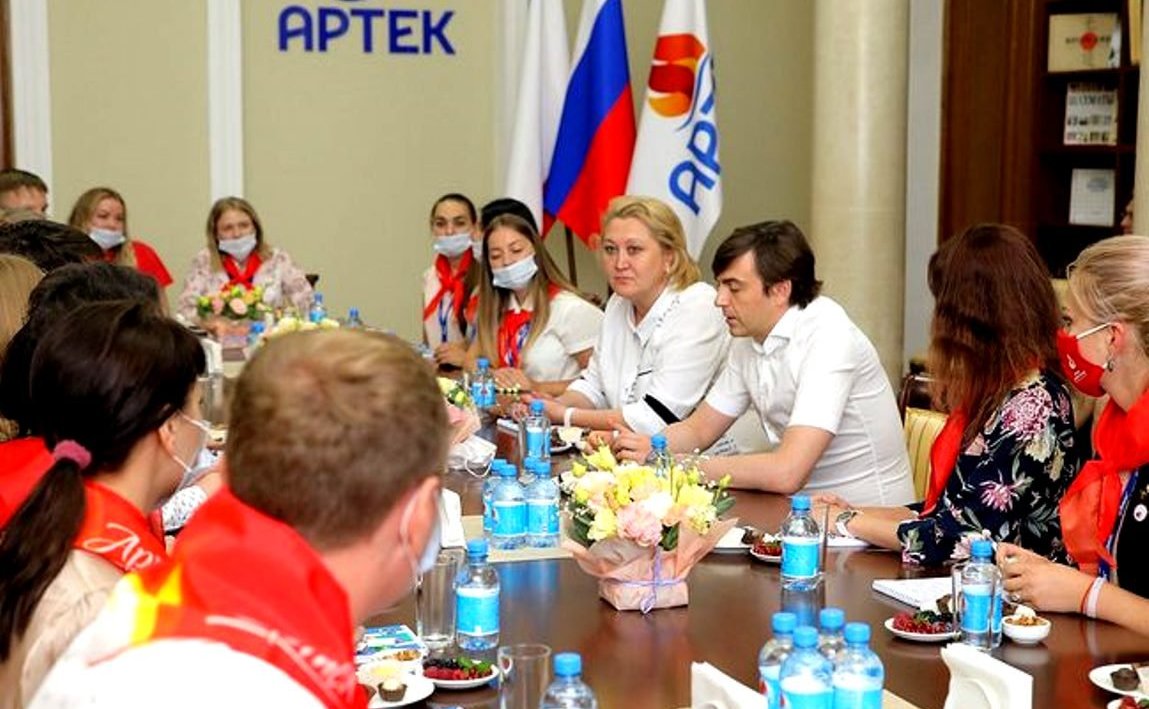 Лилия Гумерова посетила Международный детский центр «Артек»