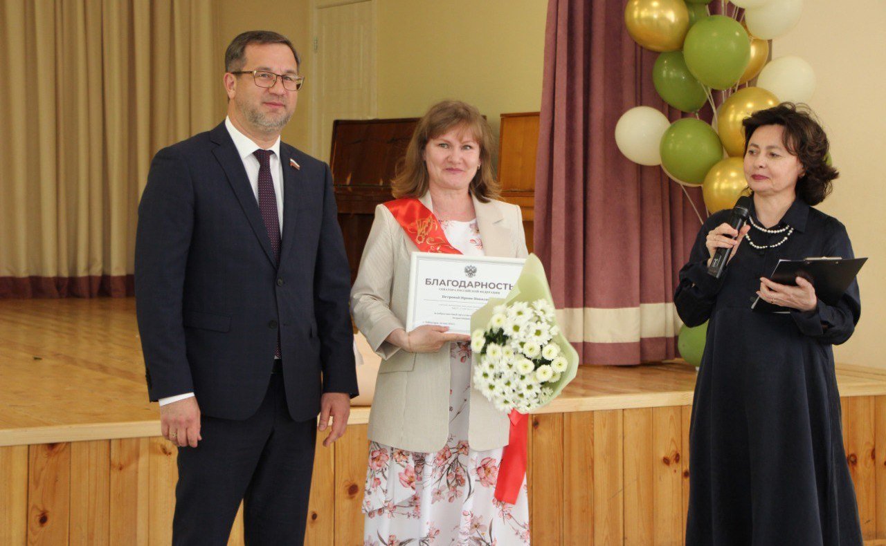 Николай Владимиров посетил школу № 31 города Чебоксары с углубленным изучением отдельных предметов имени академика Святослава Фёдорова