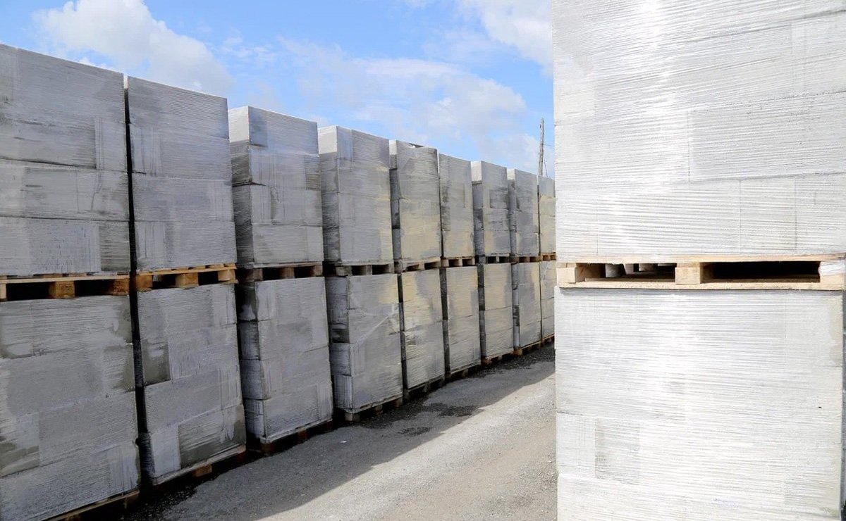 Татьяна Гигель в ходе рабочей командировки по региону побывала на предприятии ООО «Стройкомфорт», расположенном в Майме