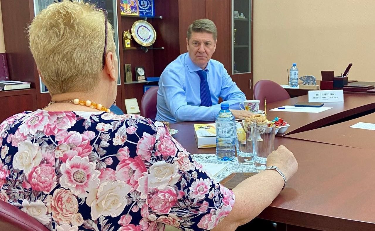 Андрей Шевченко посетил праздничные мероприятия в Оренбурге, провел встречу со студентами и приём граждан