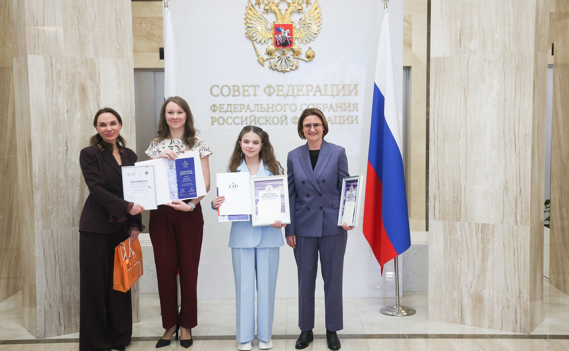 Торжественное открытие выставки лучших работ VII Всероссийского конкурса ватного мастерства «Россия многоликая: героический эпос», приуроченного к Году защитника Отечества в России, и награждение победителей конкурса