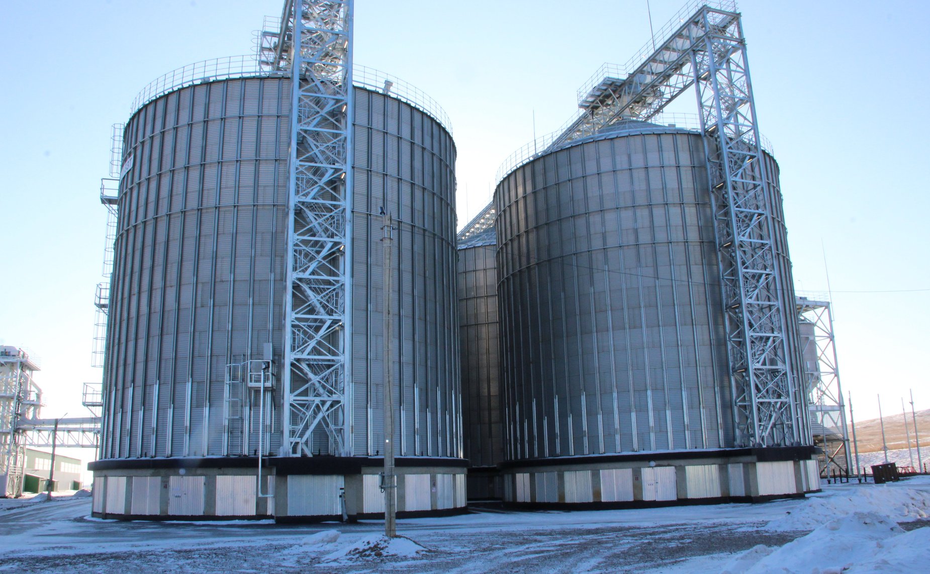 Баир Жамсуев в ходе работы в регионе посетил первый в мире специализированный сухопутный зерновой терминал полного цикла в Забайкальске