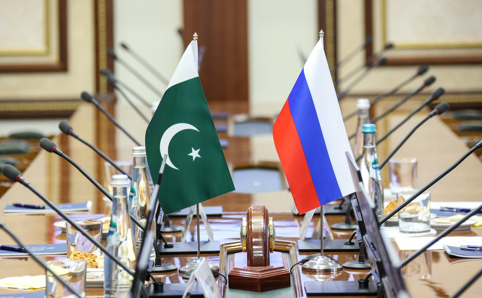 Встреча заместителя Председателя Совета Федерации Константина Косачева с Чрезвычайным и Полномочным Послом Исламской Республики Пакистан в Российской Федерации Файсалом Ниазом Тирмизи