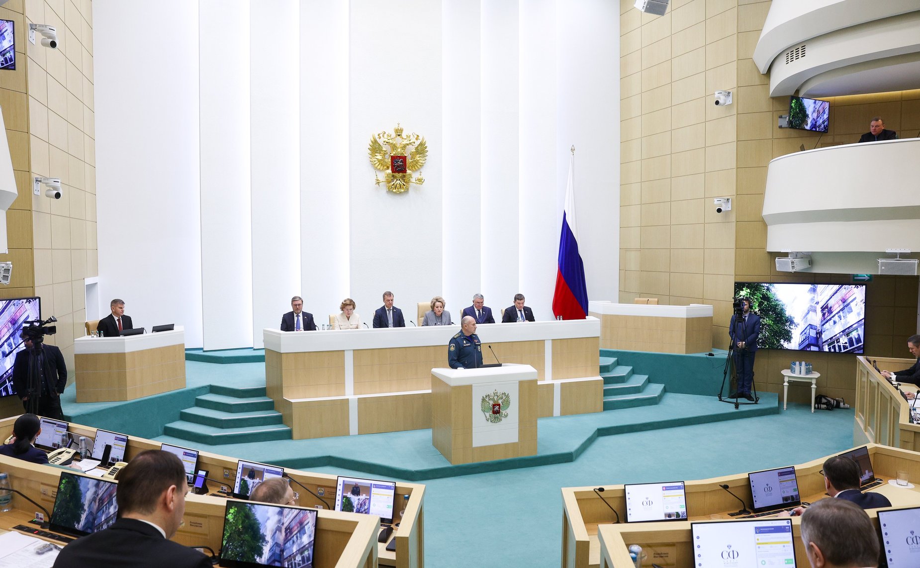 Министр Российской Федерации по делам гражданской обороны, чрезвычайным ситуациям и ликвидации последствий стихийных бедствий Александр Куренков