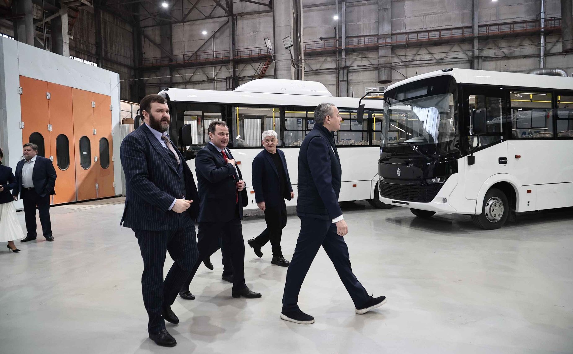 Сенаторы РФ посетили Сибирский автобусный завод в Ульяновске
