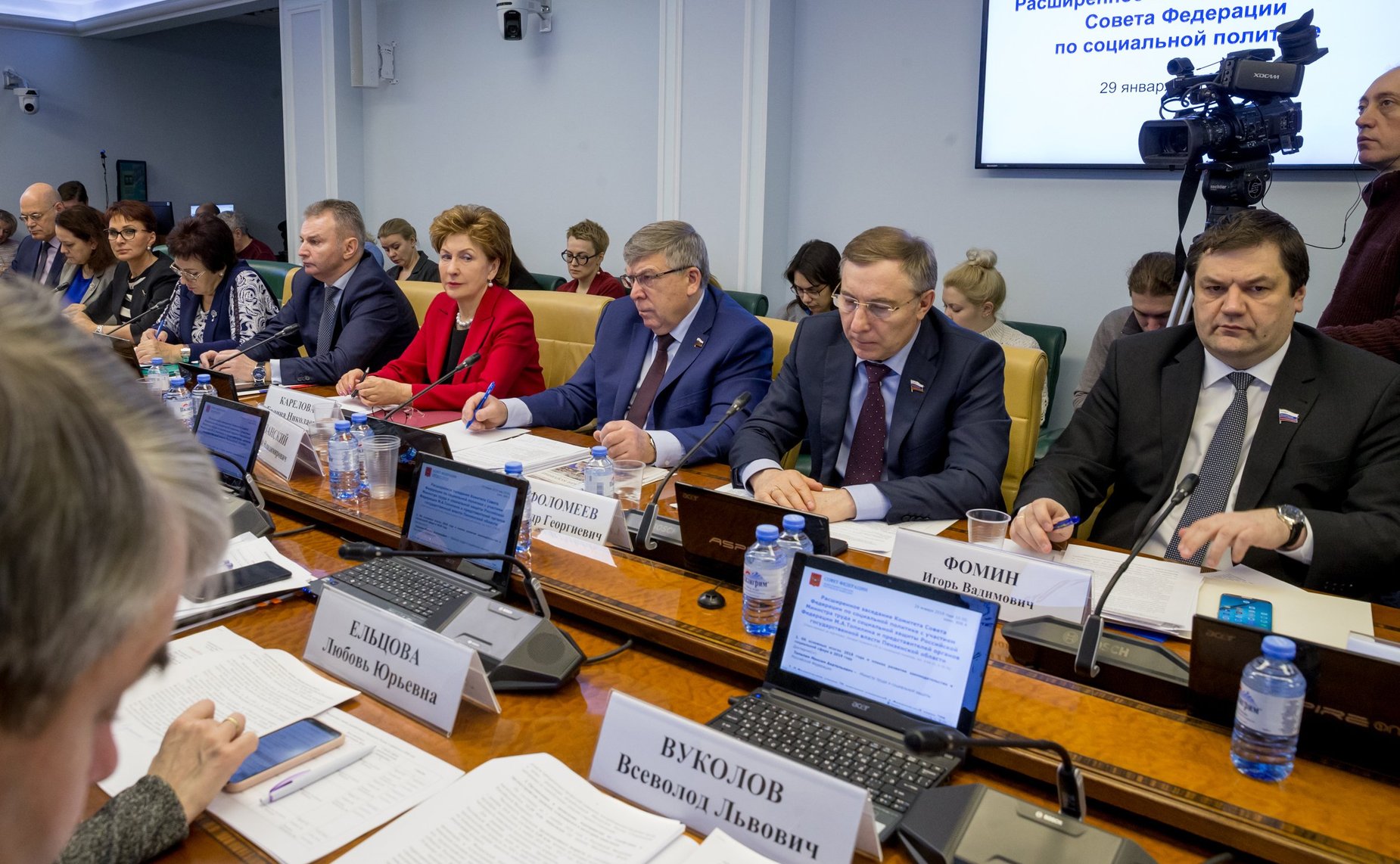 Расширенное заседание Комитета СФ по социальной политике с участием Министра труда и социальной защиты РФ М.Топилина и представителей органов государственной власти Пензенской области