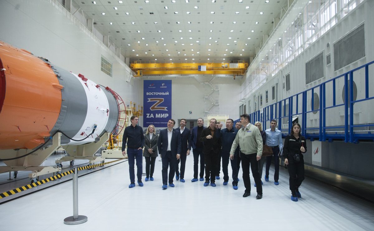 Делегация Совета Федерации во главе с председателем Комитета СФ по экономической политике Андреем Кутеповым, которая находится в Амурской области, посетила космодром Восточный