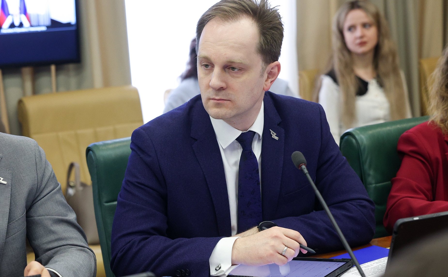 Совещание Комитета СФ по международным делам по вопросам совершенствования практики переселения в Россию соотечественников за рубежом, лиц, разделяющих российские духовно-нравственные ценности, и лиц, представляющих интерес для РФ