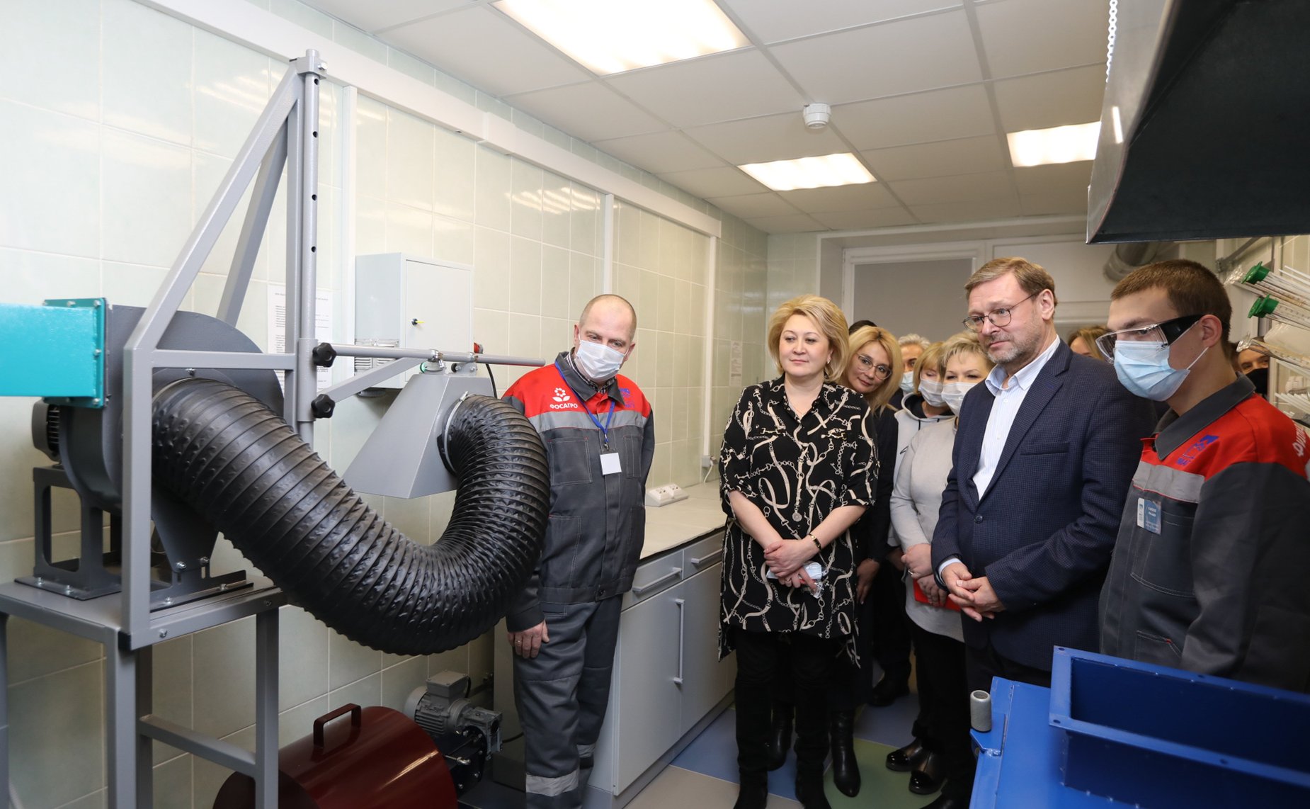 Сенаторы посетили Кировский филиал Мурманского арктического государственного университета, молодежный культурный центр «ДРОЗД» (Детям России образование, здоровье, духовность), музейно-выставочный центр предприятия «Апатит», туристический кластер «Большой