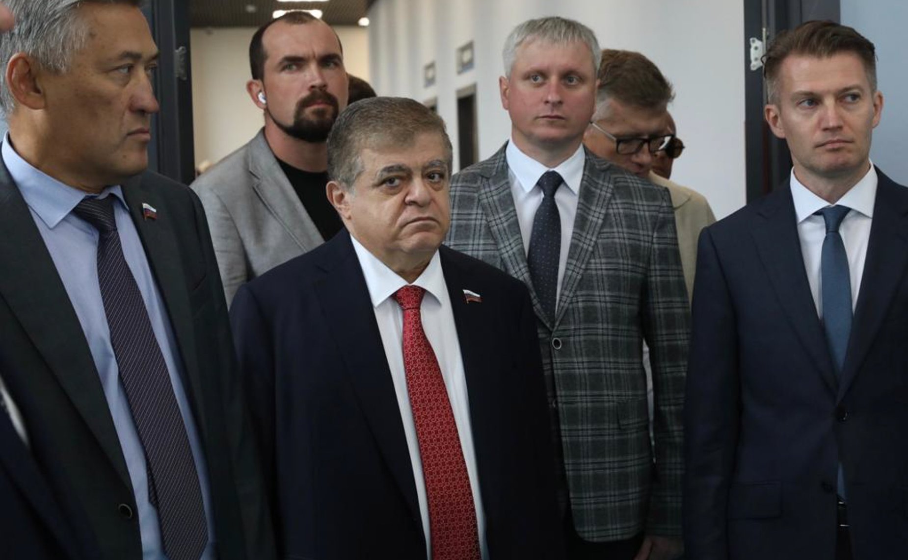 Юрий Валяев принял участие в торжественной церемонии открытия памятника «Фронтовой медсестре»