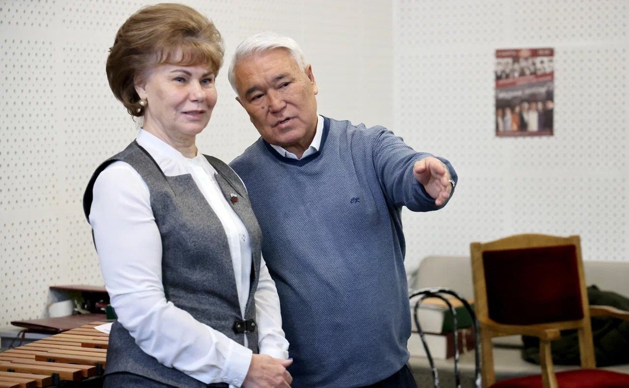 Татьяна Гигель в ходе рабочей поездки в регион вместе с первым заместителем министра культуры Ларисой Стрельниковой встретилась с коллективом Государственного оркестра Республики Алтай