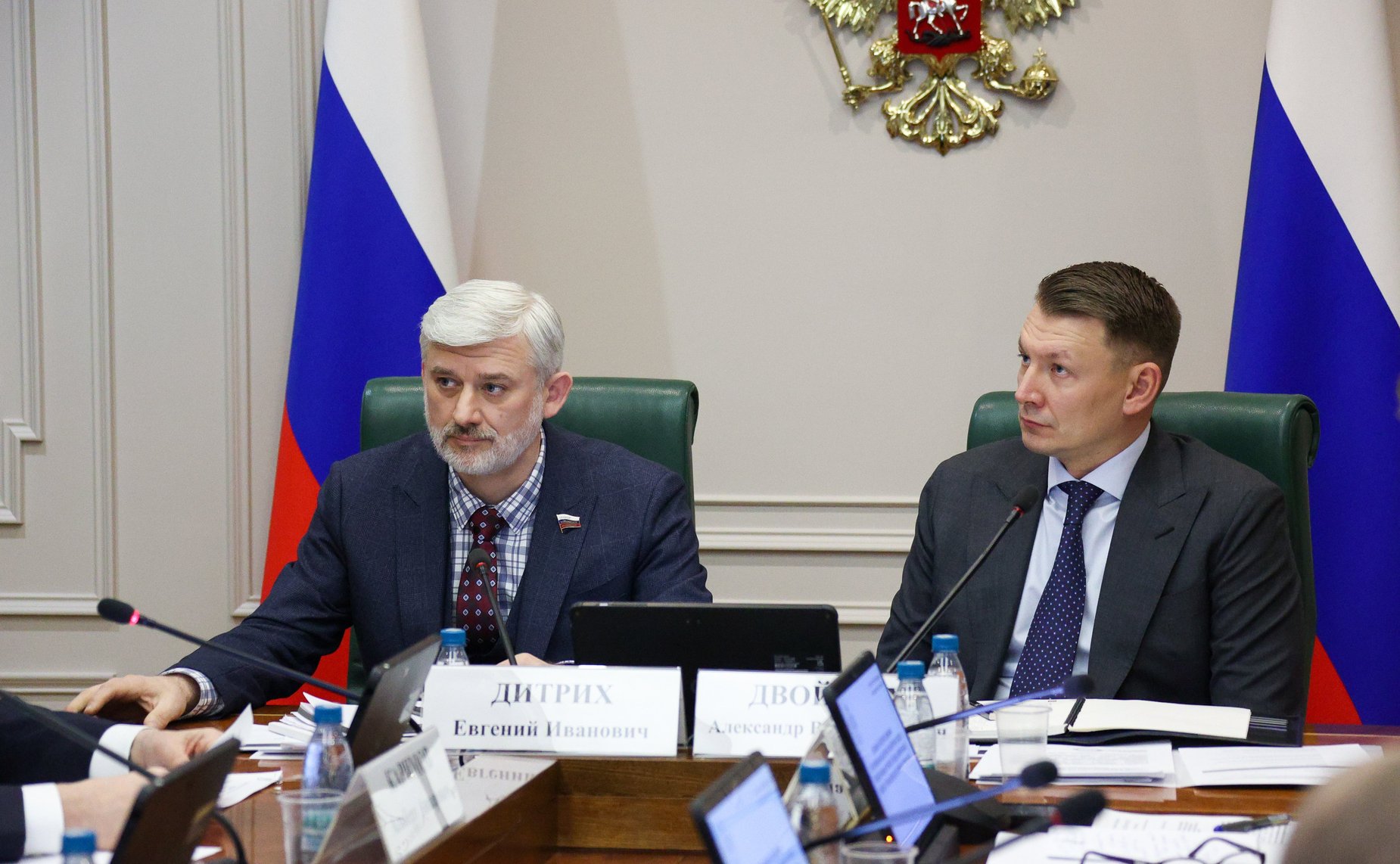 Совещание Комитета СФ по экономической политике по вопросу движения по автомобильным дорогам транспортных средств, осуществляющих перевозку твердых коммунальных отходов, с превышением допустимой нагрузки на ось