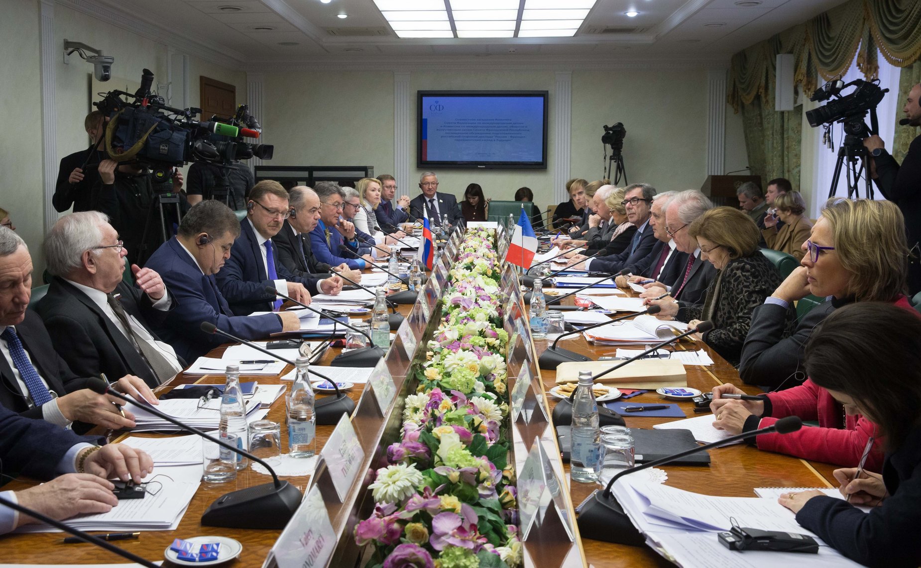 Совместное заседание Комитета СФ по международным делам и Комиссии по международным делам, обороне и вооруженным силам Сената Франции