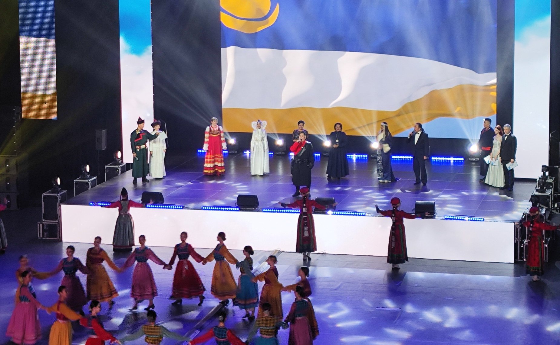 Праздничный концерт в честь национального праздника Сагаалгана — Белого месяца, Нового года по лунному календарю