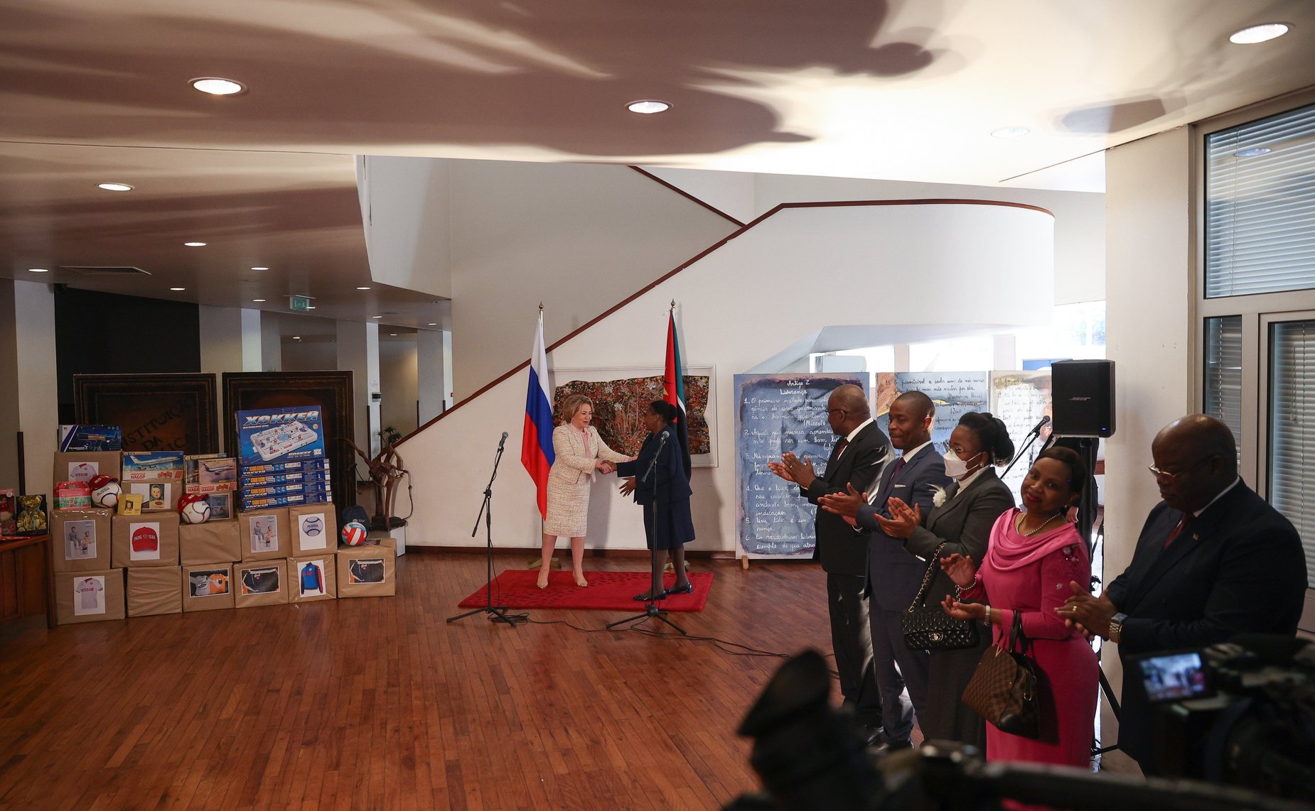 Церемония передачи благотворительной помощи