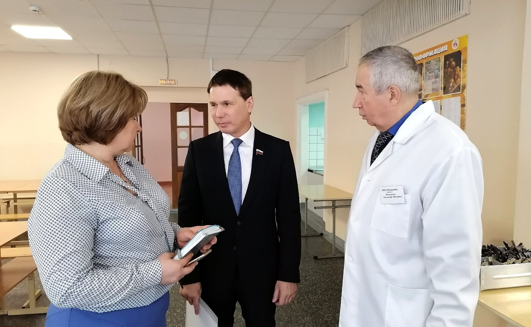 Игорь Зубарев посетил среднюю школу №2 и гимназию №30