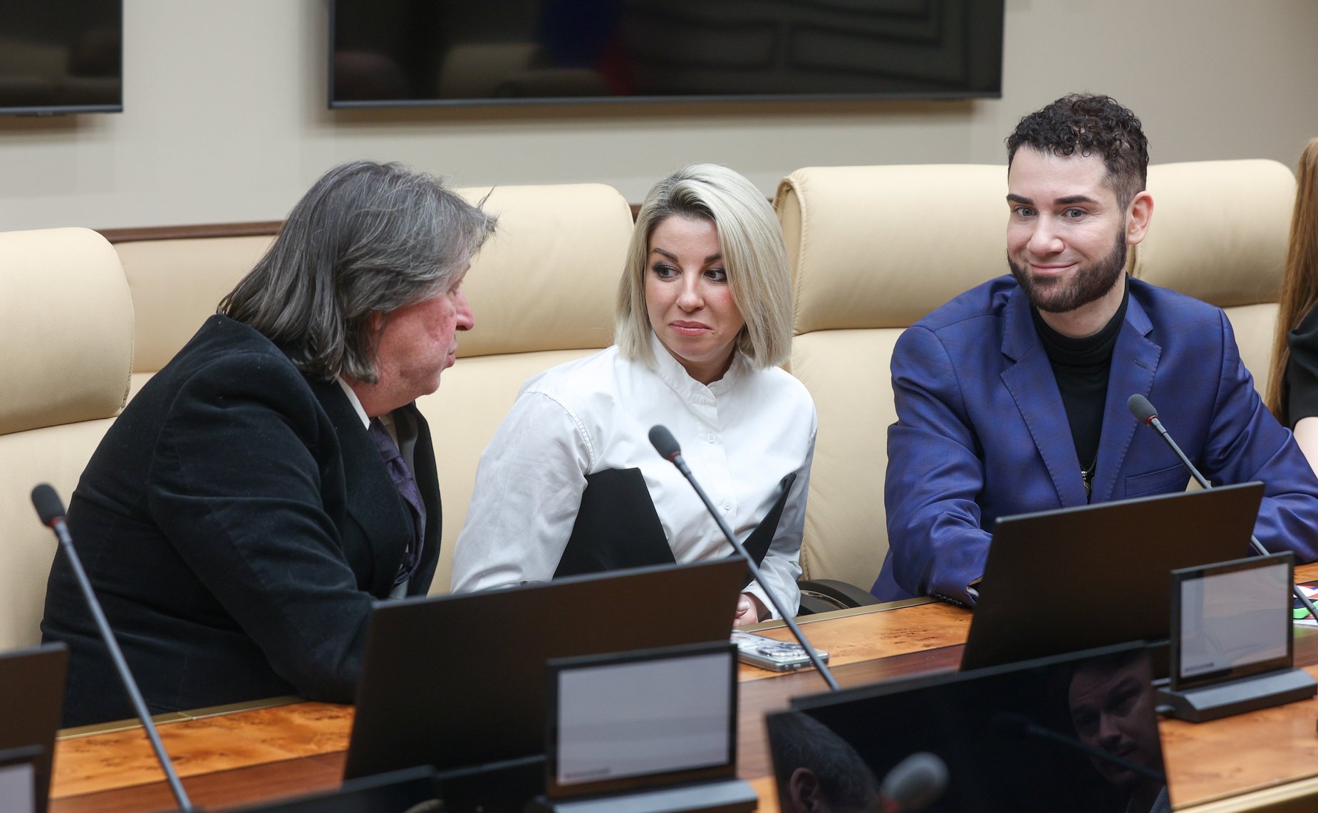 Дмитрий Рогозин встретился со съемочной группой художественного фильма «СВОИ. Баллада о войне» и музыкальным коллективом «Звездный десант»