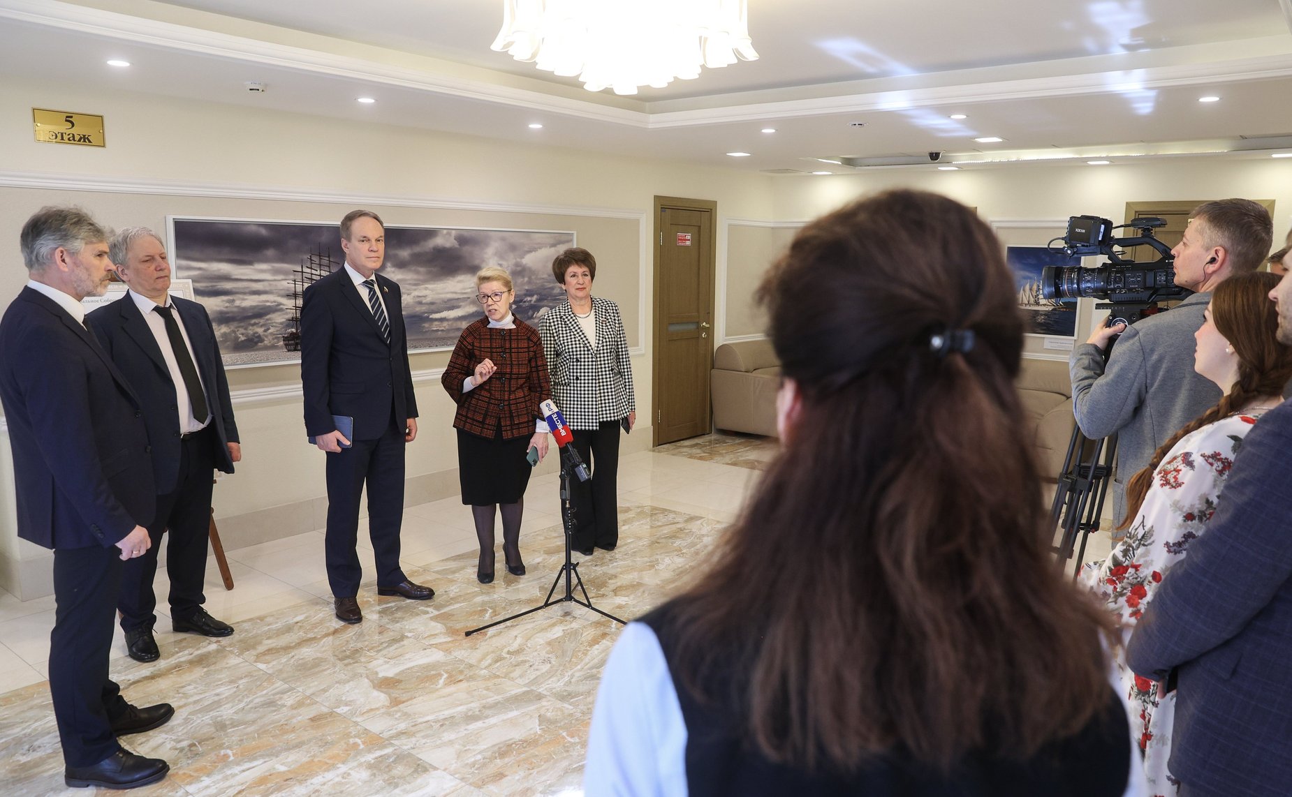 Открытие в Совете Федерации выставки картин художников творческого объединения «Русский мир»