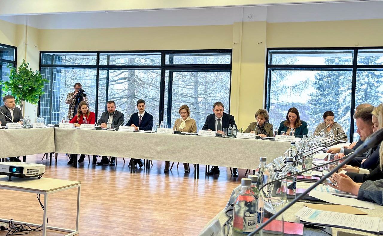 Заместитель Председателя СФ Инна Святенко провела выездное заседание Комиссии СФ по сохранению и развитию народных художественных промыслов в РФ на тему: «Возрождение традиций страны: актуальные вопросы развития отрасли народных художественных промыслов»