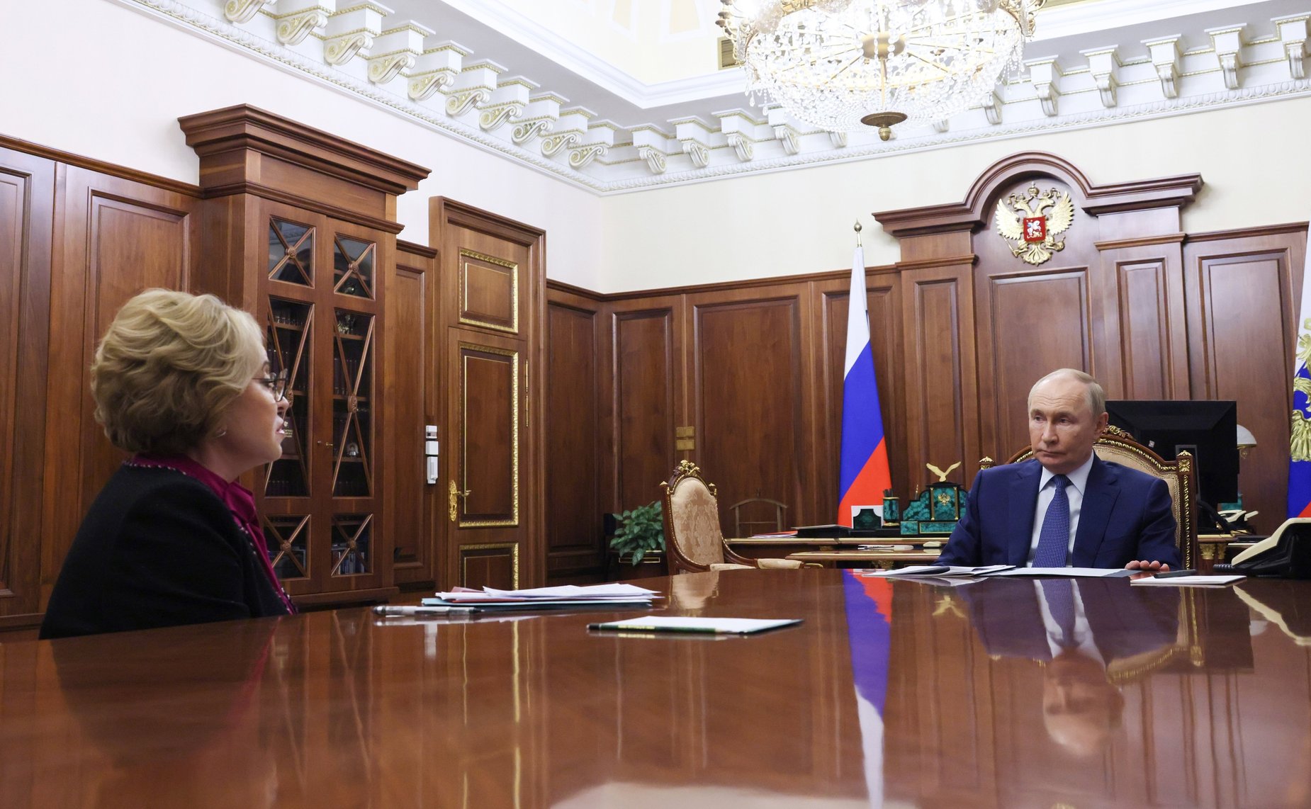 Встреча Президента России Владимира Путина с Председателем Совета Федерации Валентиной Матвиенко по итогам завершившейся весенней сессии российского парламента