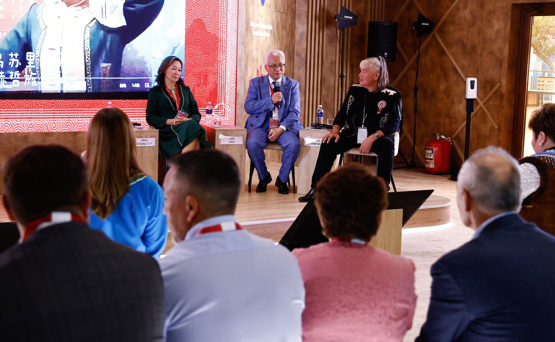 Сессия «Диалог культур коренных народов России и Китая». Сенаторы принимают участие в VIII Восточном экономическом форуме