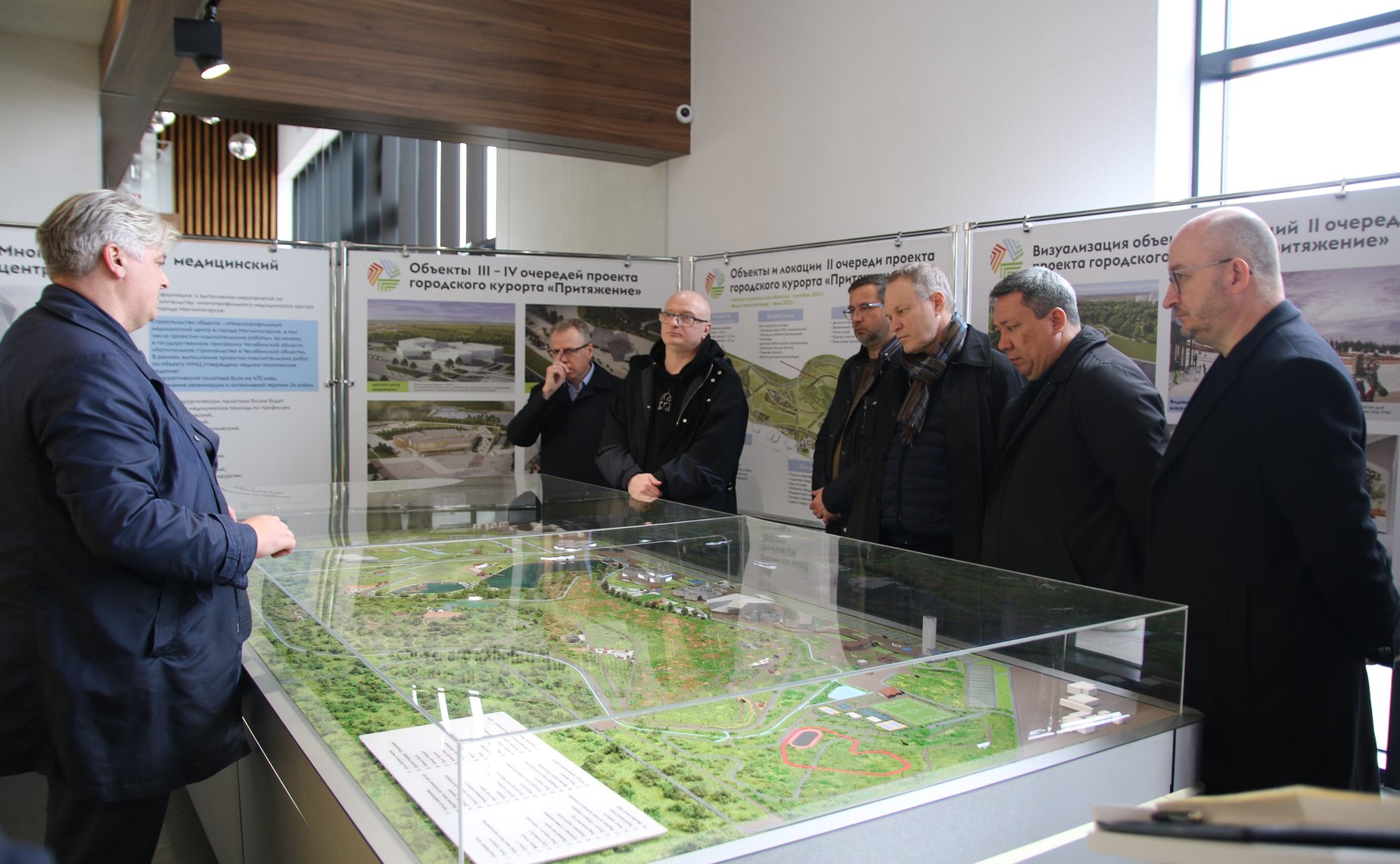 Сенаторы РФ посетили в Магнитогорске объекты промышленной и городской инфраструктуры