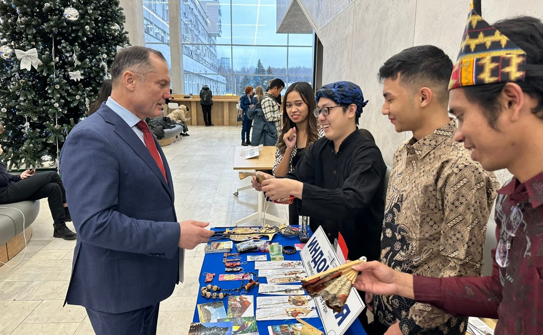 Сенаторы приняли участие в работе учредительной конференции Молодежного образовательного альянса стран БРИКС в области искусственного интеллекта