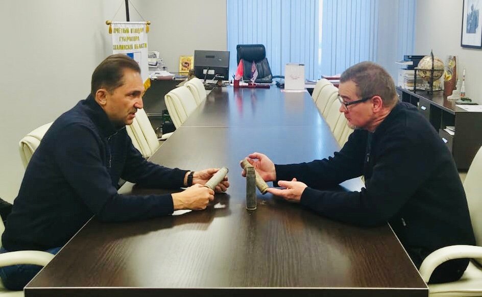 Андрей Хапочкин по итогам поездки в Донбасс передал партию экспонатов в Сахалинский исторический парк «Россия — моя история»