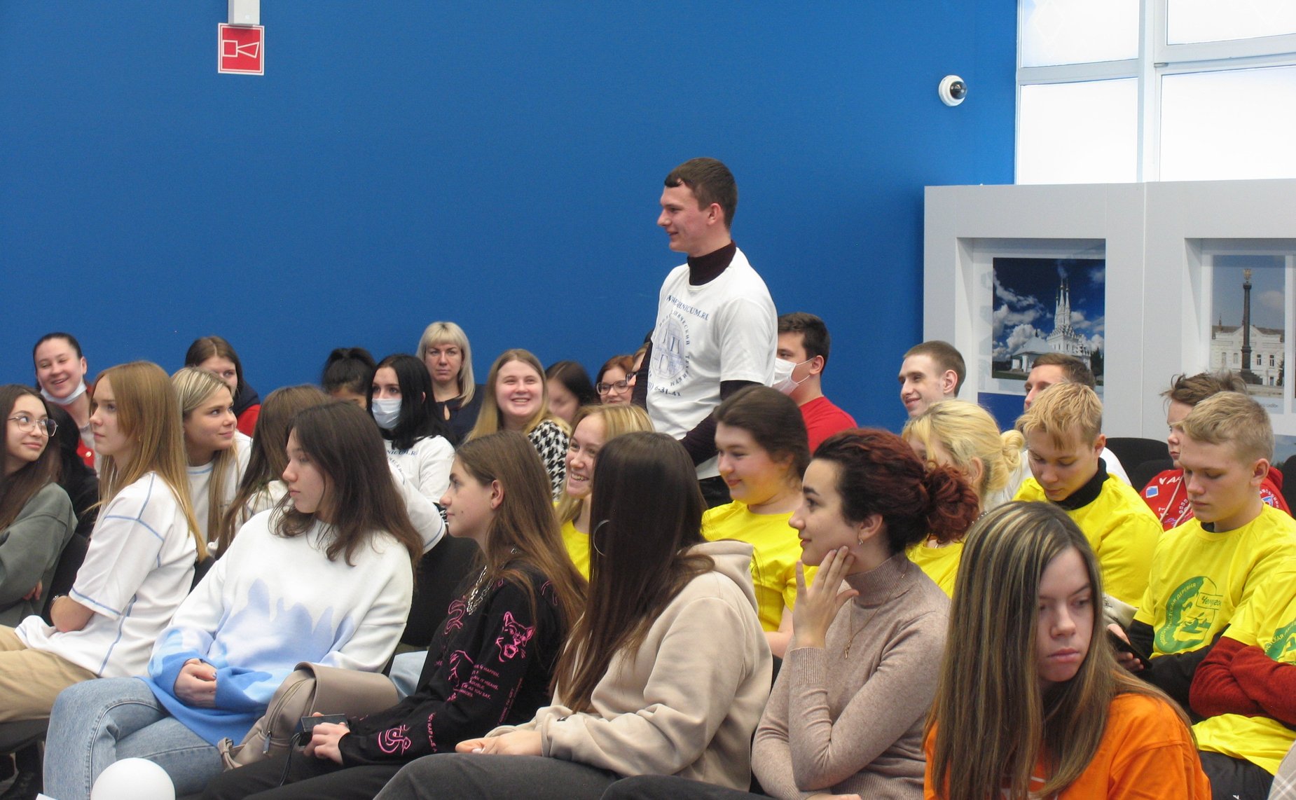 Нина Куликовских провела встречу с волонтерами-медиками, членами школьных и студенческих волонтерских отрядов, отряда по поиску пропавших или заблудившихся людей «Сальвар», патриотических объединений, ведущих добровольческую деятельность