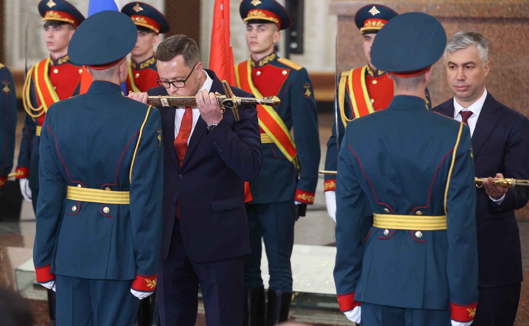 Торжественная церемония передачи «Мечей Победы» Городам воинской славы