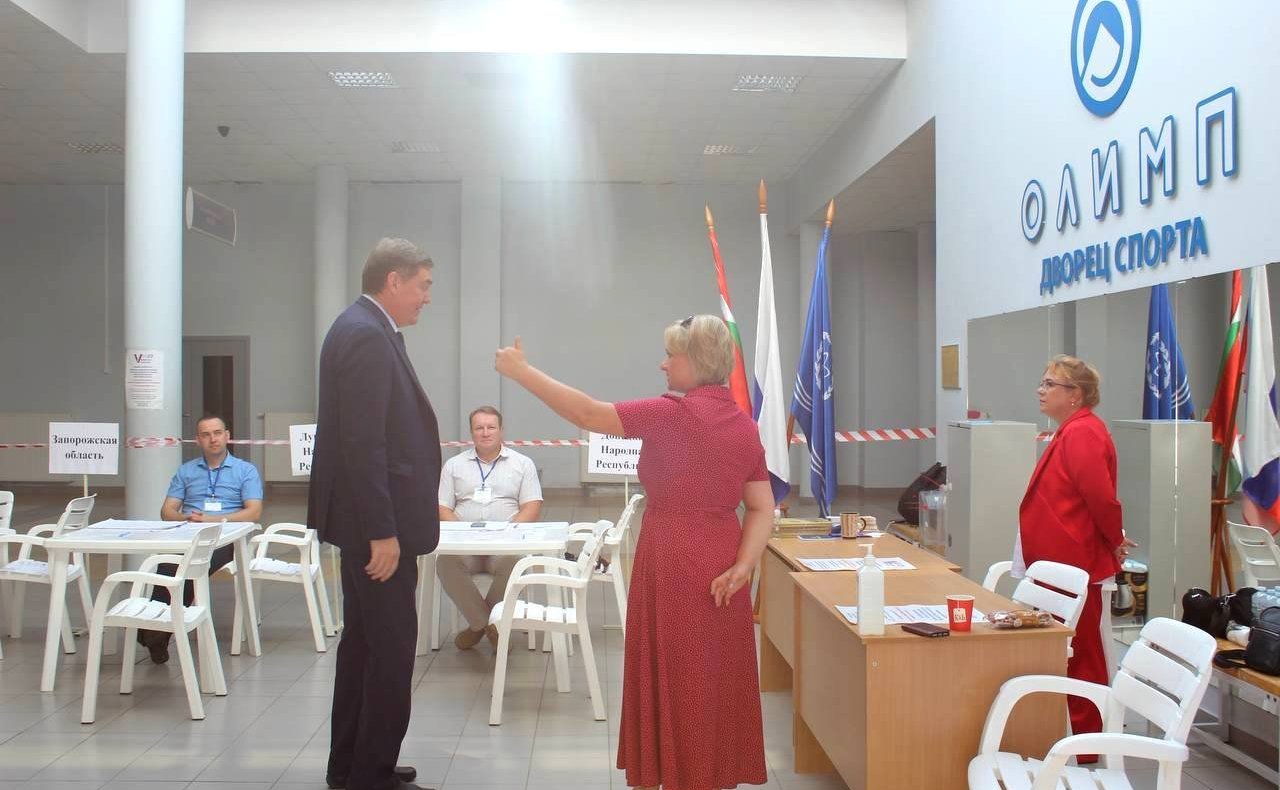 Александр Савин в г. Калуге и в г. Обнинске посетил несколько избирательных участков, на которых смогут проголосовать жители новых регионов