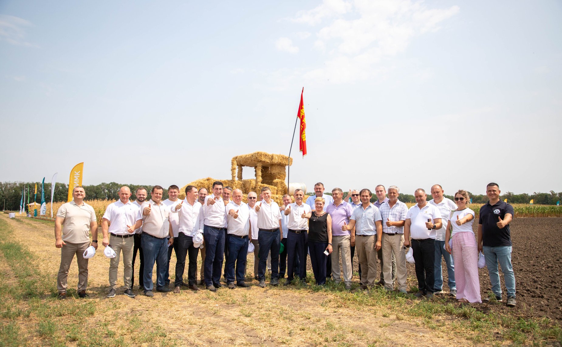 Алексей Кондратенко принял участие в прошедшей в регионе выставке-смотре отечественных селекционных достижений «День поля – 2025»