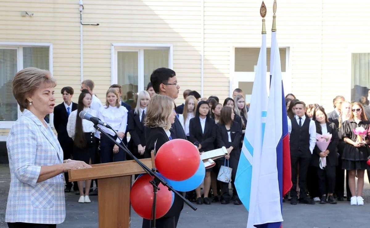 Татьяна Гигель приняла участие в торжественной линейке в республиканском классическом лицее, посвященной Дню знаний