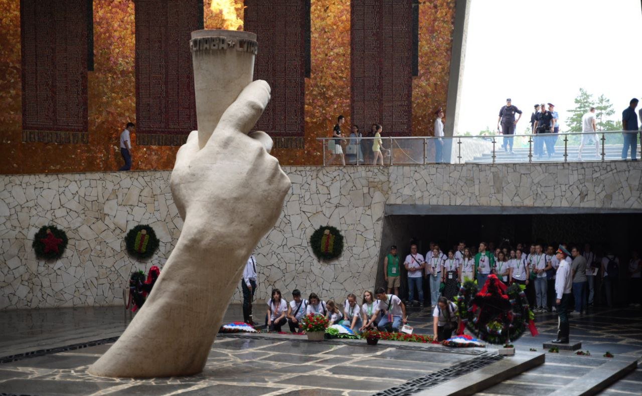 Сергей Горняков приветствовал участников культурно-образовательного проекта «Поезд Памяти» в Волгограде