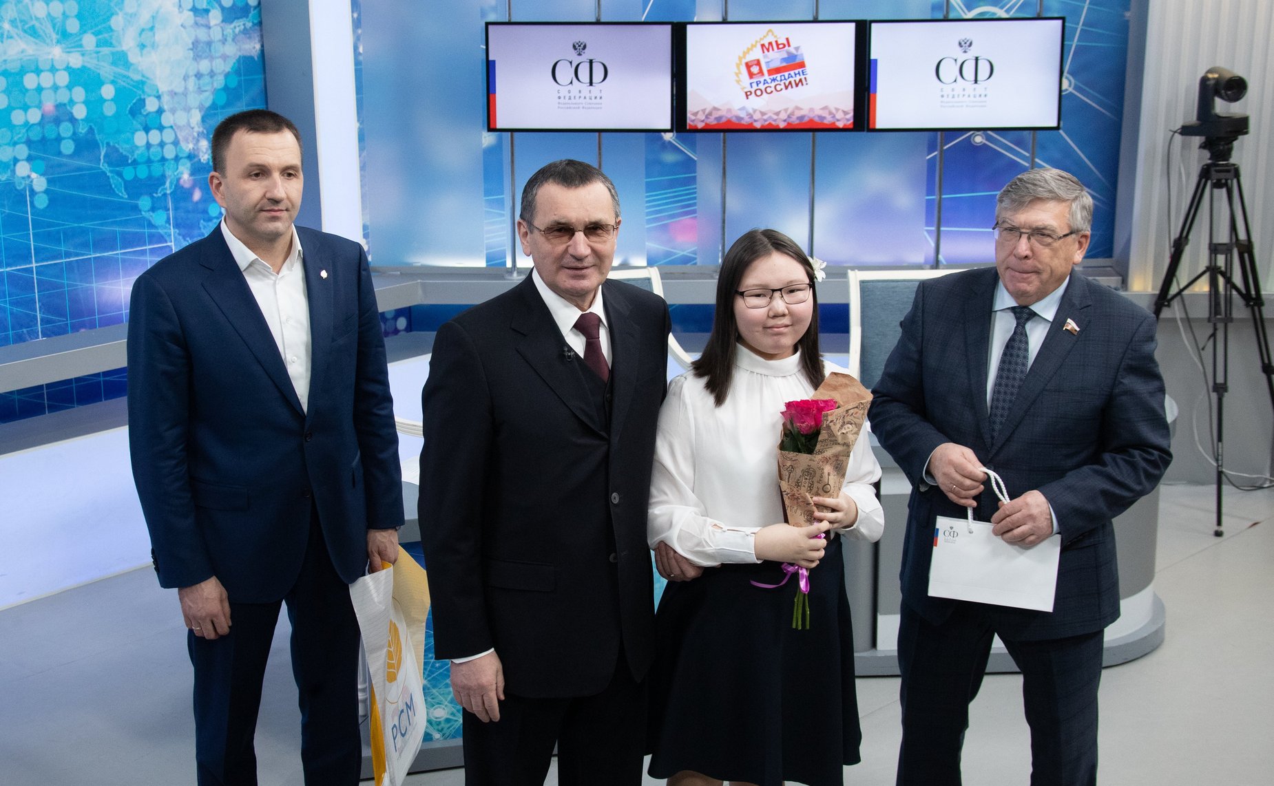 Церемония вручения паспортов в рамках проведения Всероссийской акции «Мы — граждане России!»