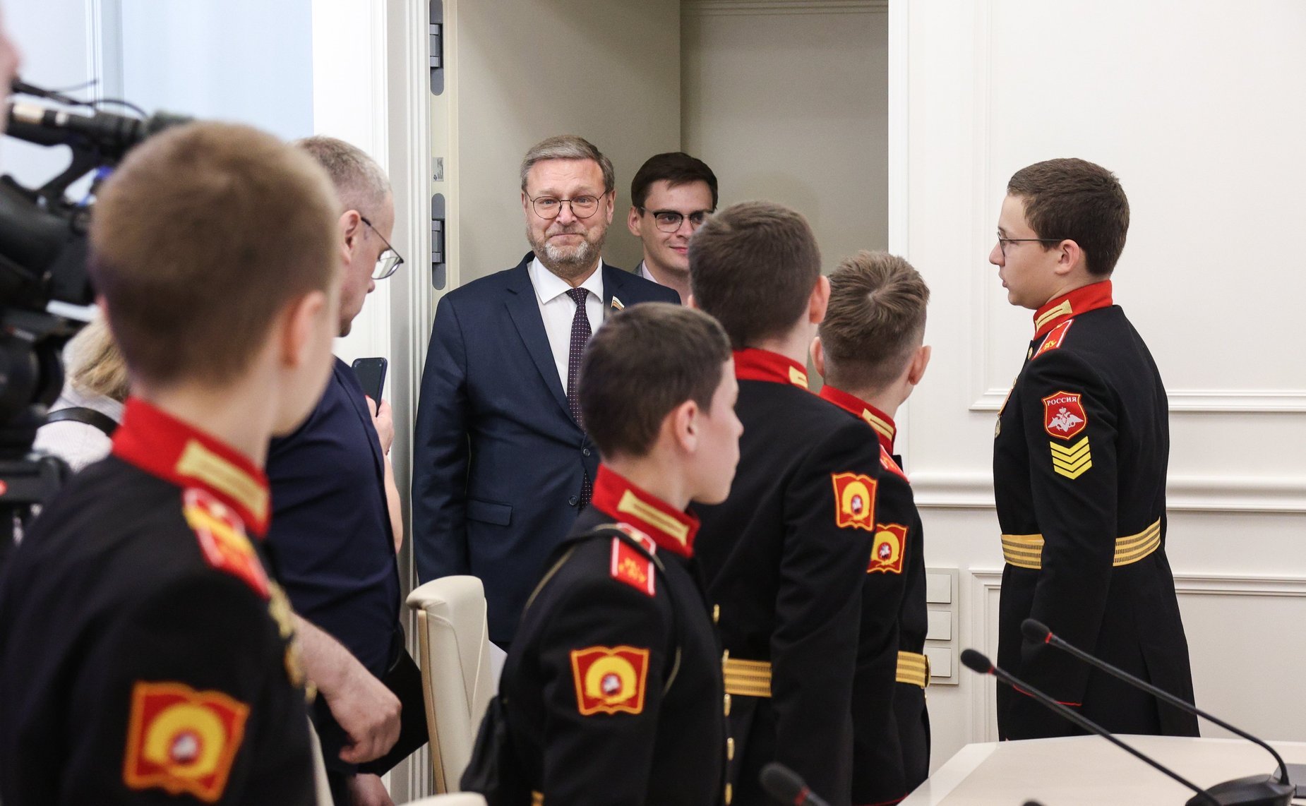 Встреча заместителя Председателя СФ Константина Косачева с воспитанниками Московского суворовского военного училища — участниками Парада Победы на Красной площади 2024 года