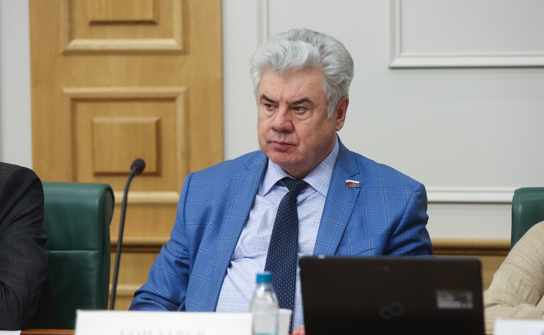 Виктор Бондарев