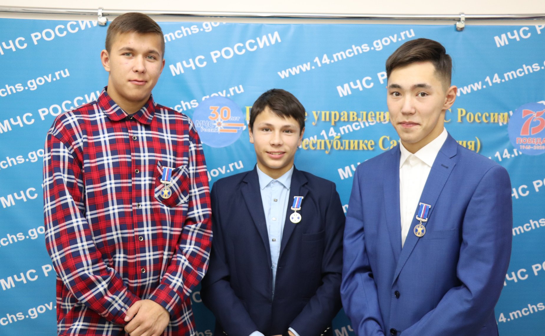 Егор Борисов вручили детям-героям памятные медали Совета Федерации «За проявленное мужество»