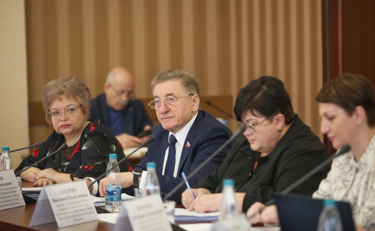 Оксана Хлякина и Сергей Лукин в рамках поездки в Республику Крым обсудили ход строительства Федерального детского реабилитационного центра в Евпатории