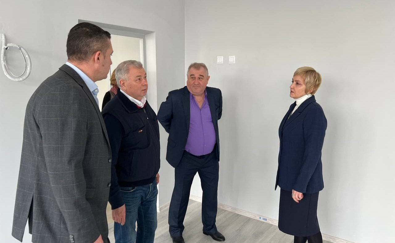 Анатолий Артамонов ознакомился с ходом реконструкции образовательных и культурных объектов в Калужской области