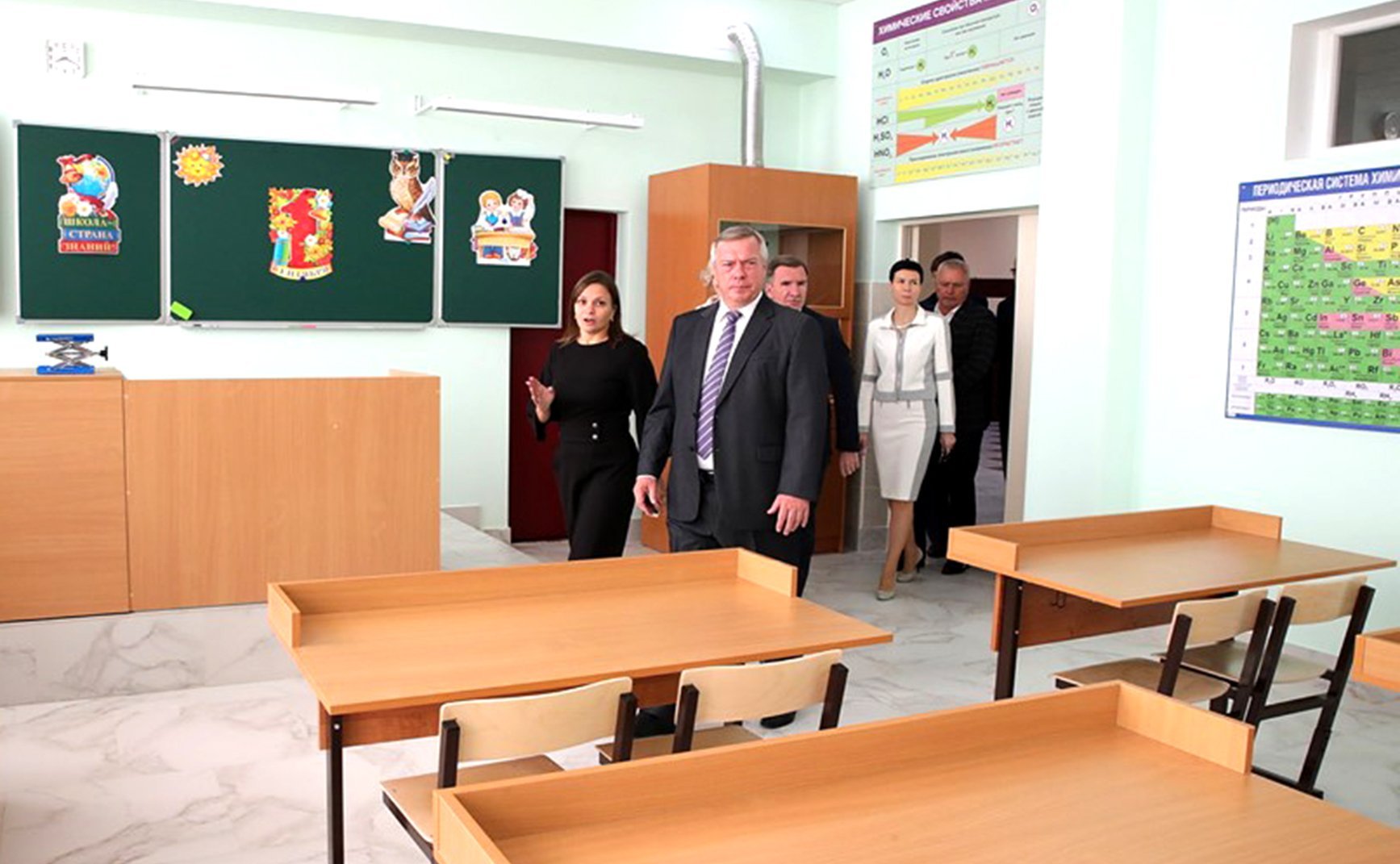 Ирина Рукавишникова приняла участие в церемонии открытия новой школы в пос. Янтарный Аксайского района