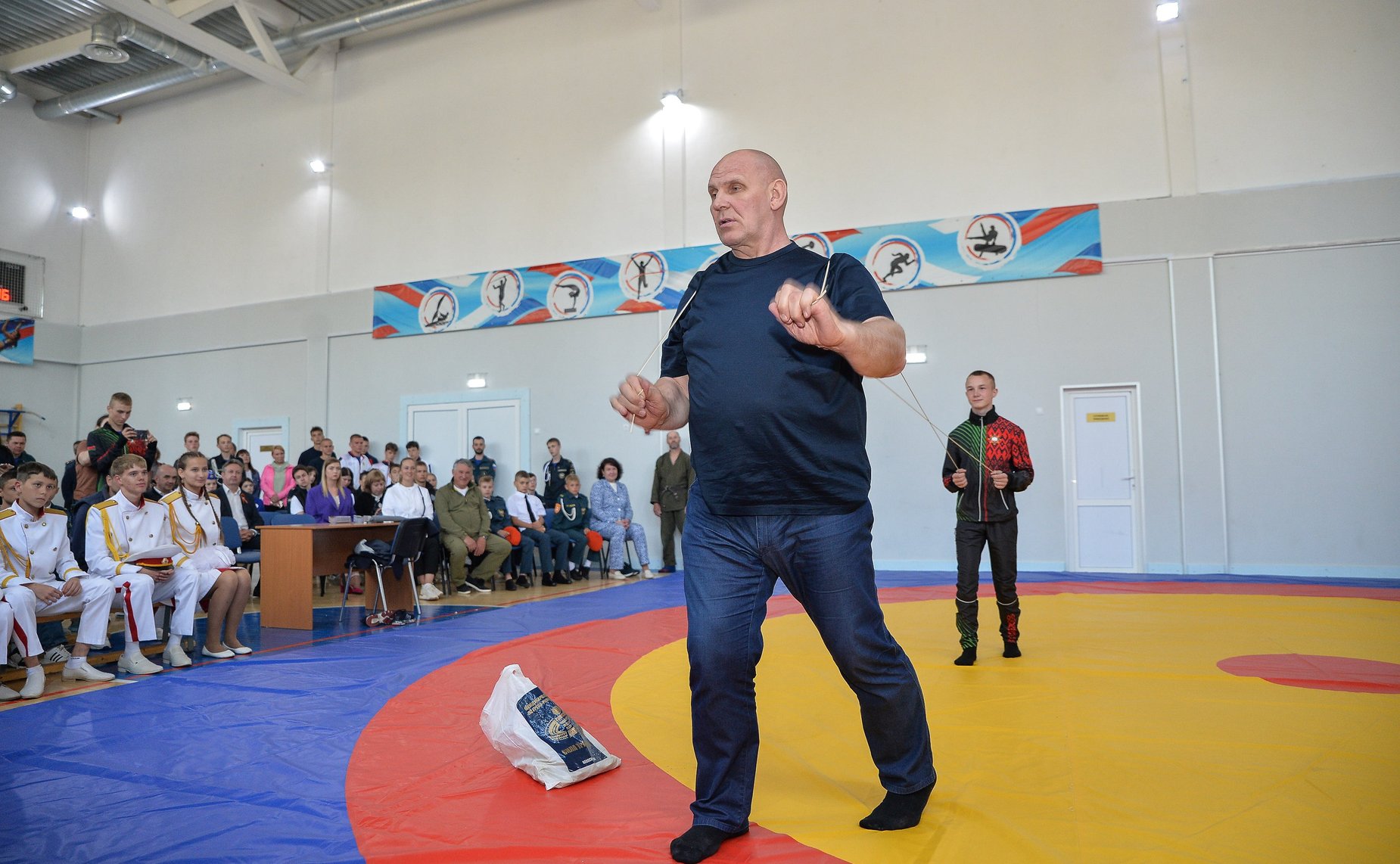 Александр Карелин