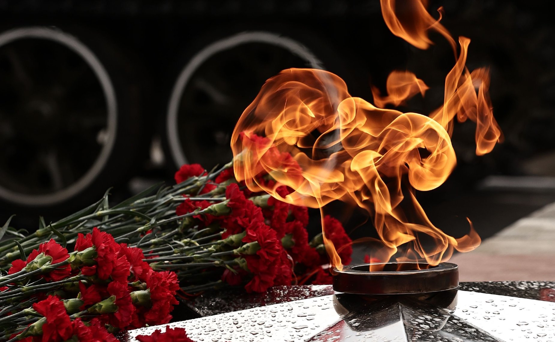 Сергей Рябухин в ходе рабочей поездки в регион принял участие во Всероссийской акции «Храним огонь Победы»