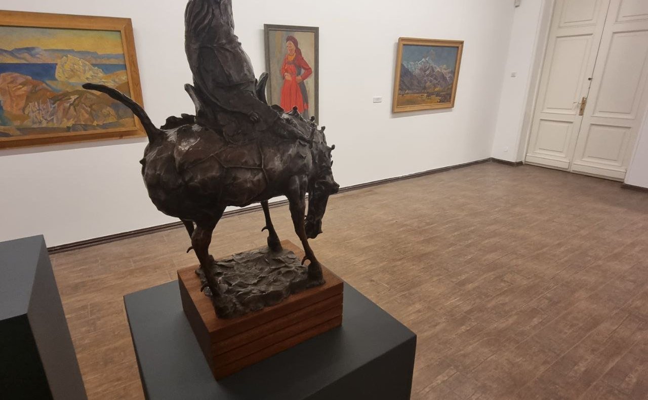 Вячеслав Наговицын принял участие в торжественном открытии выставки «Художники Бурятии. Российская академия художеств»