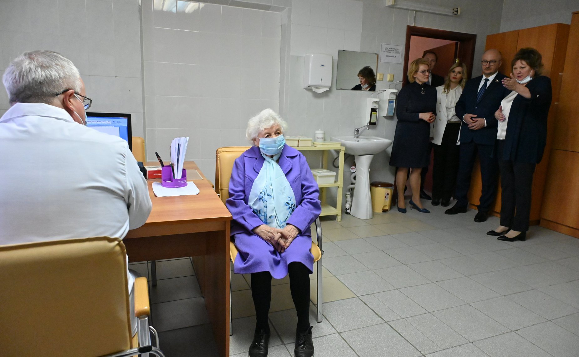 Олег Цепкин в ходе рабочей поездки в регион посетил Социальный дом ветеранов