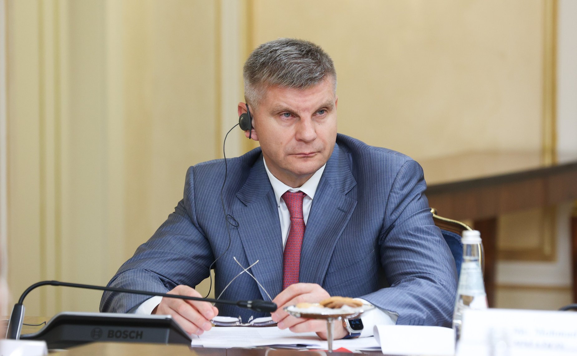 Геннадий Голов