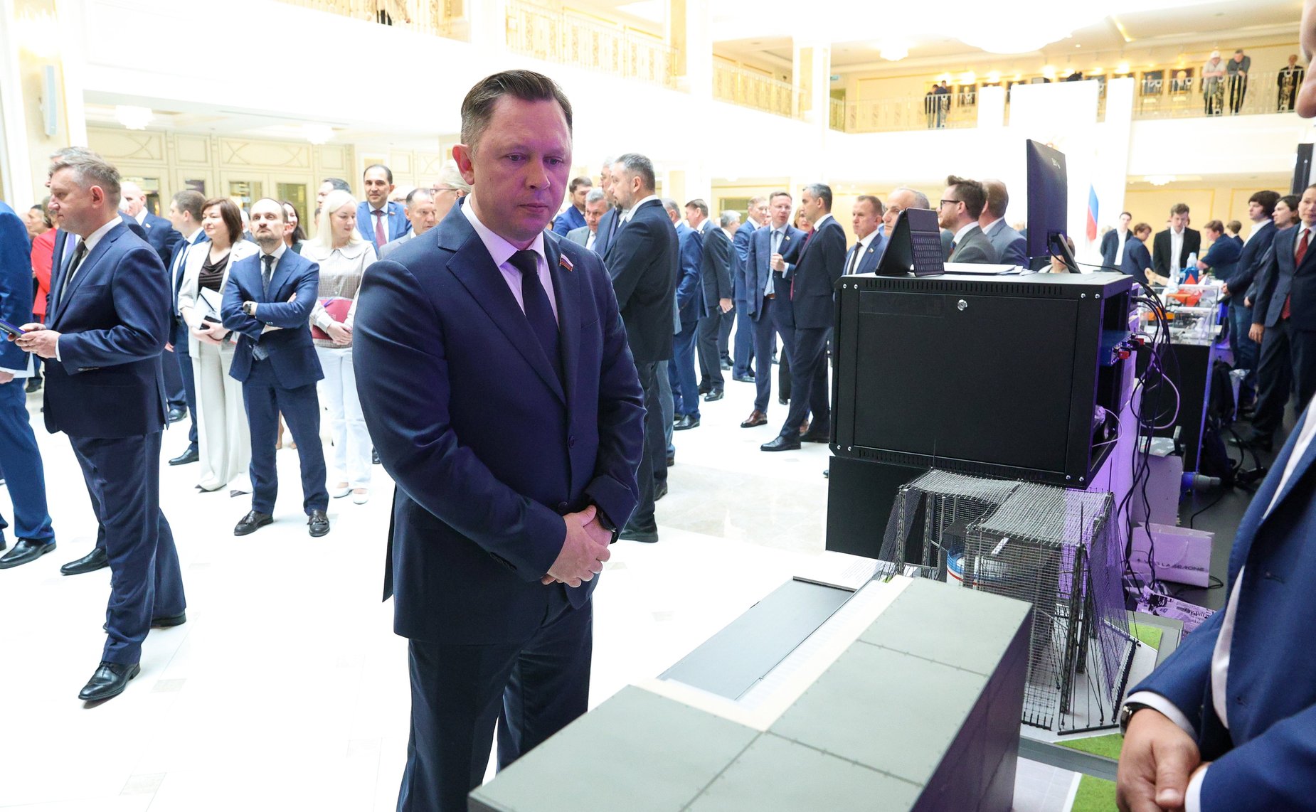 Валентина Матвиенко и Игорь Шувалов осмотрели выставку проектов, получивших поддержку институтов развития ВЭБ.РФ