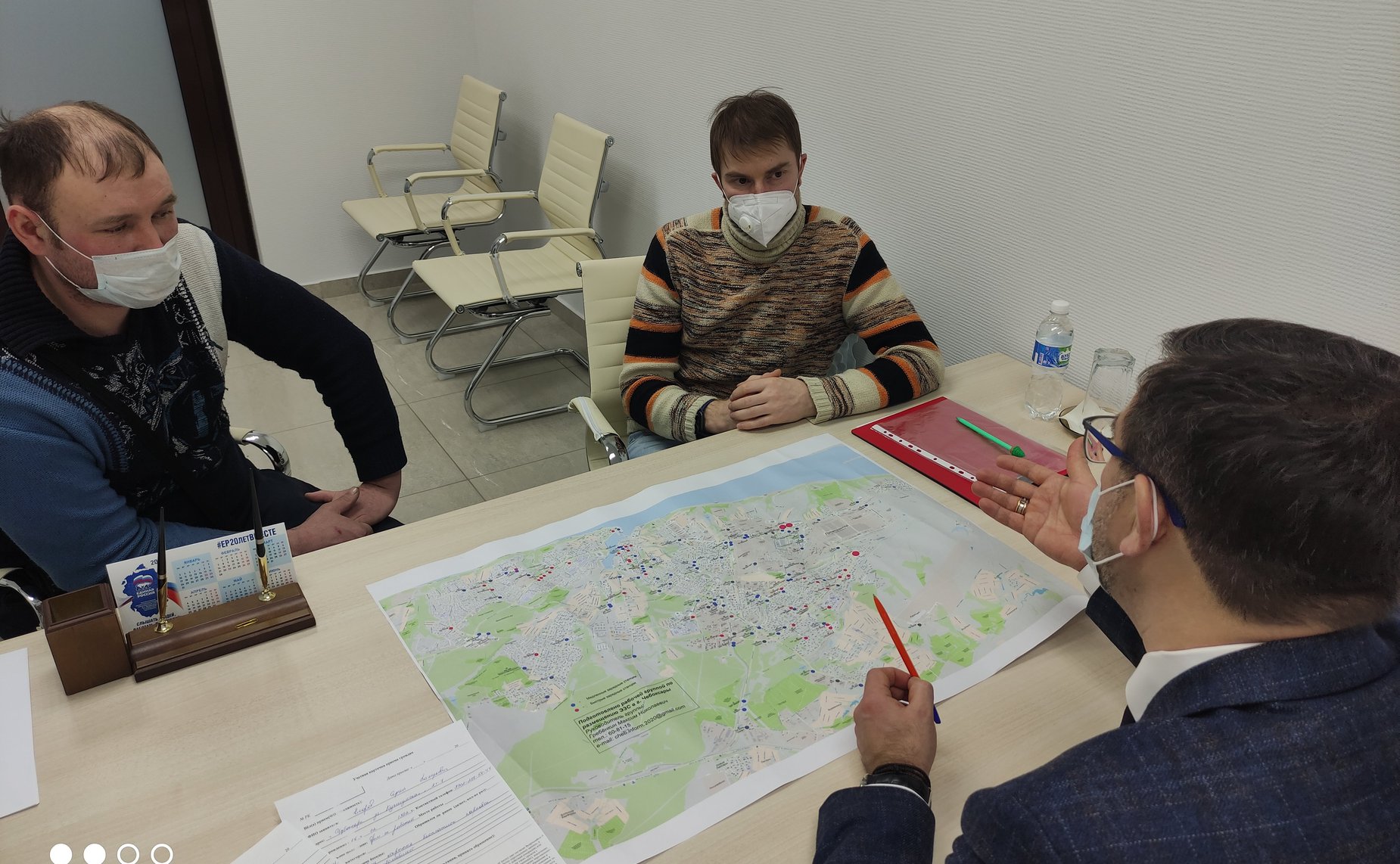 Николай Владимиров провел прием граждан в регионе