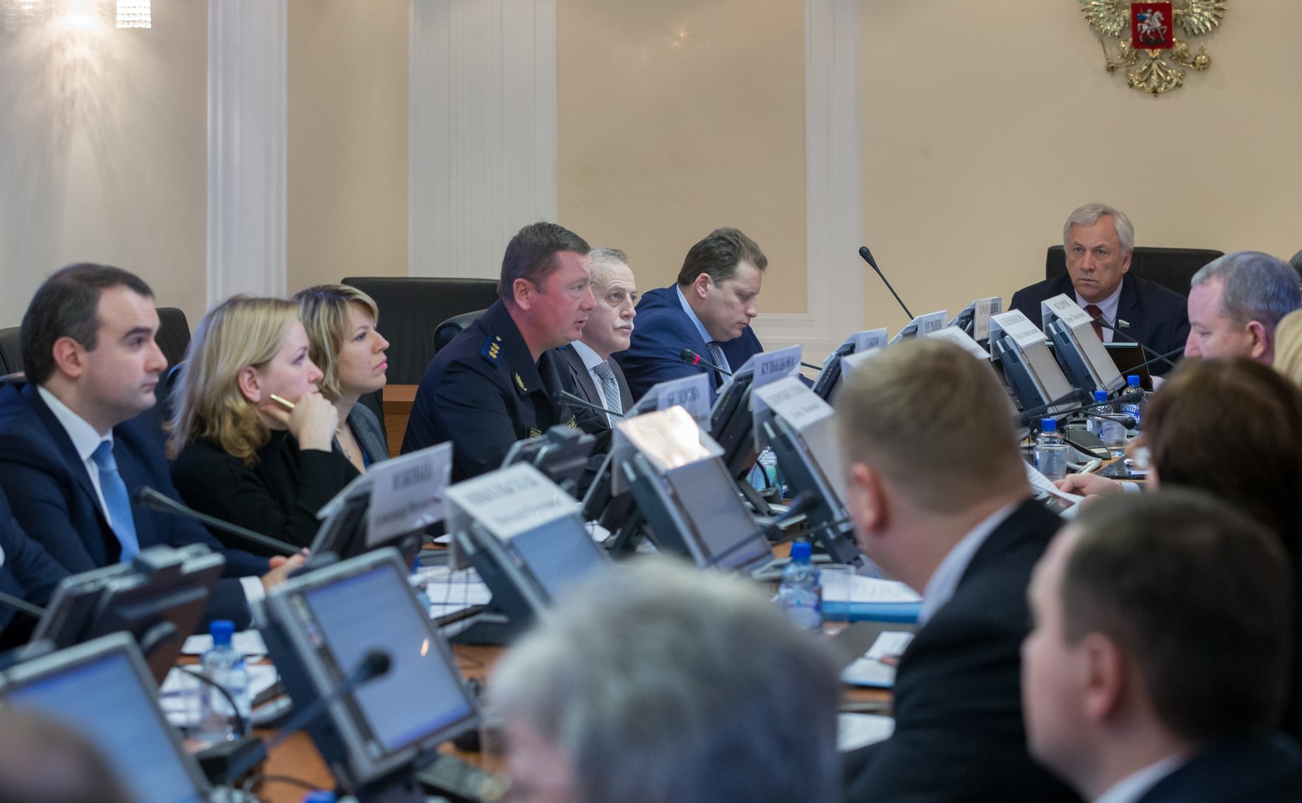 «Круглый стол» на тему «О совершенствовании законодательной базы в сфере управления многоквартирными домами и ответственности управляющих организаций за оказываемые жилищно-коммунальные услуги в субъектах РФ»