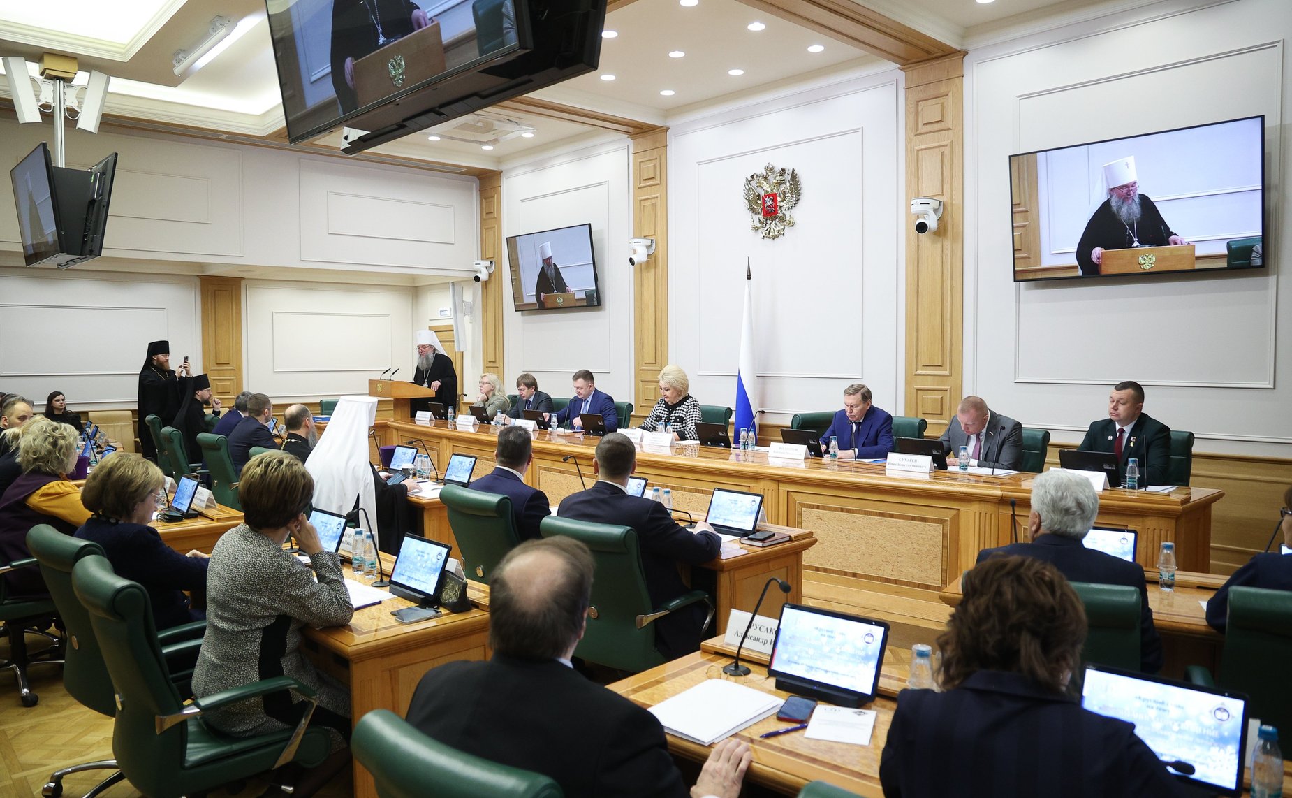 Круглый стол Комитета СФ по науке, образованию и культуре «Воспитание и просвещение как инструменты формирования личности в современном обществе» (в рамках XIV Рождественских парламентских встреч)